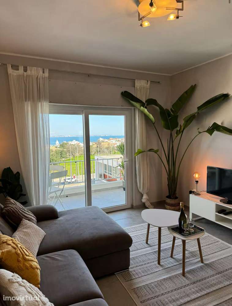 Panoramic Ocean Views – Prime T2 Apartment in Lagos - Grande imagem: 2/20