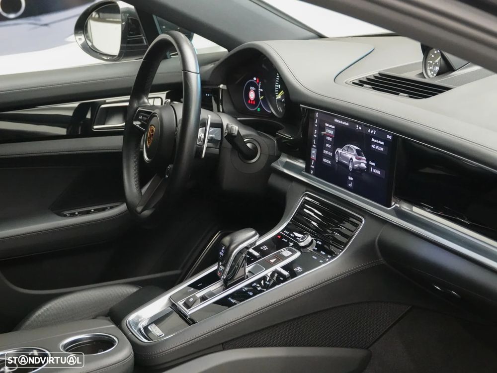 Porsche Panamera Sport Turismo 4 E-Hybrid - 43