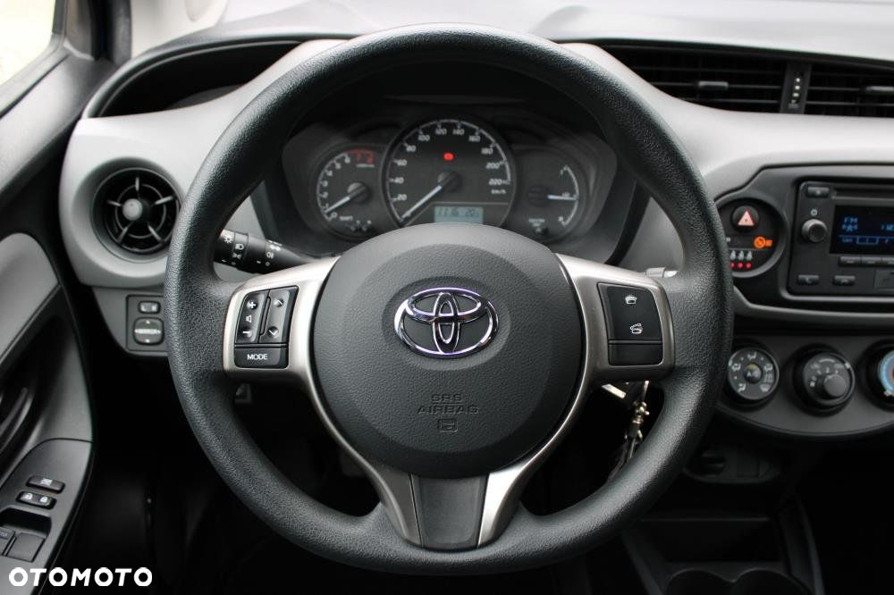 Toyota Yaris - 16