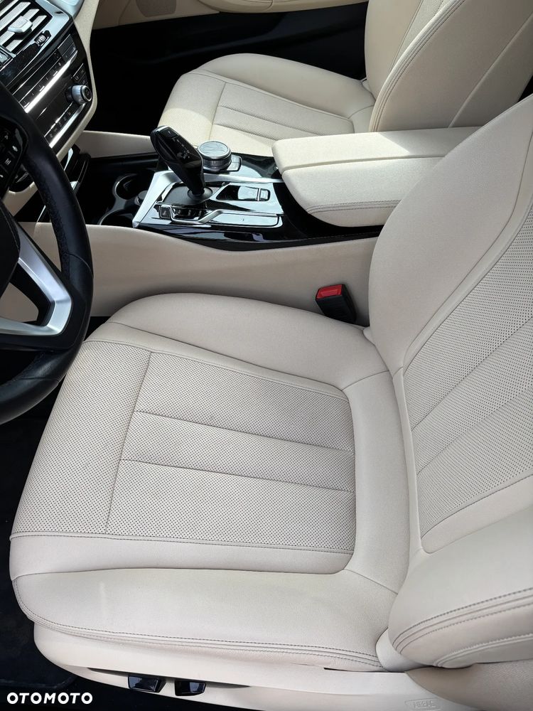 BMW Seria 5 520d xDrive - 10