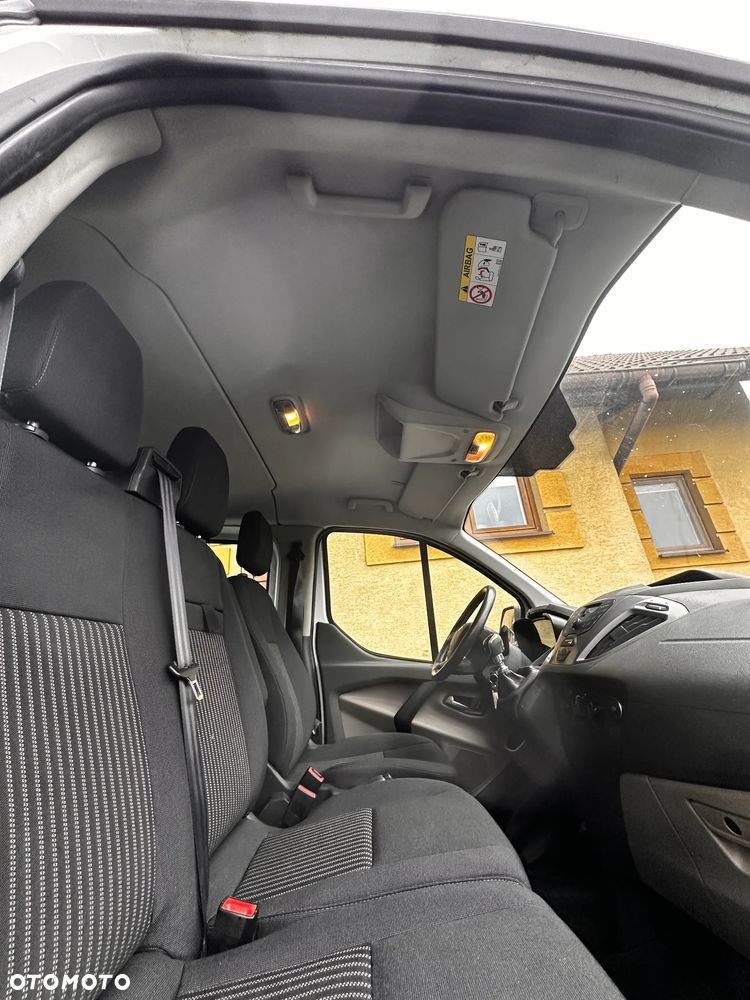 Ford TRANSIT CUSTOM - 13