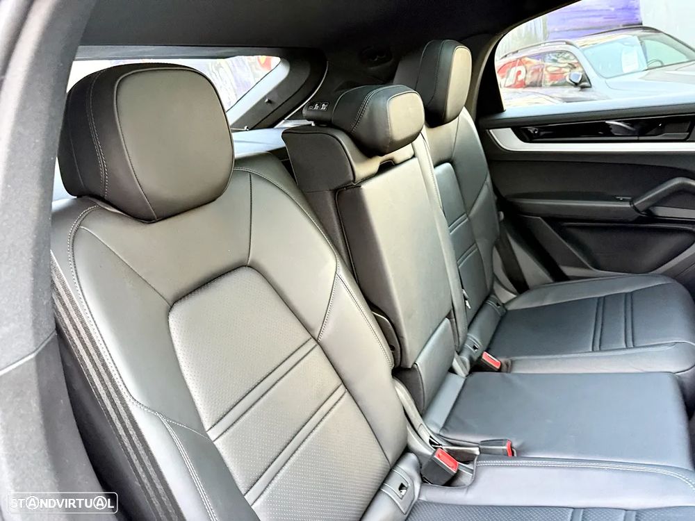 Porsche Cayenne Coupé E-Hybrid - 32