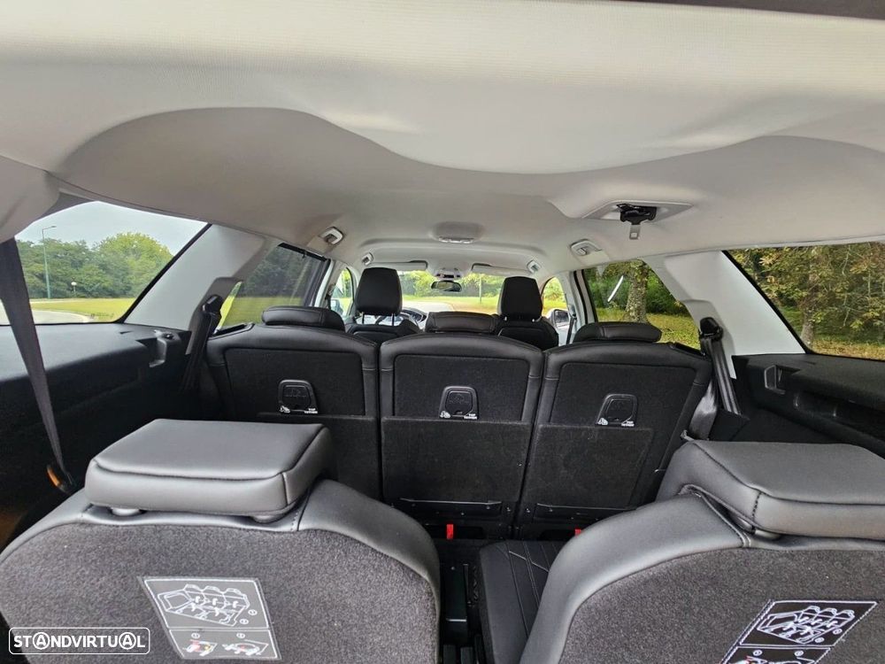 Peugeot 5008 1.5 BlueHDi Allure Pack EAT8 - 26