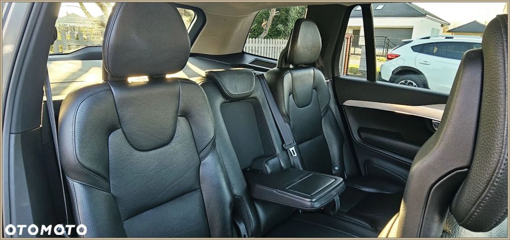 Volvo XC 90 D5 AWD Geartronic Momentum - 32