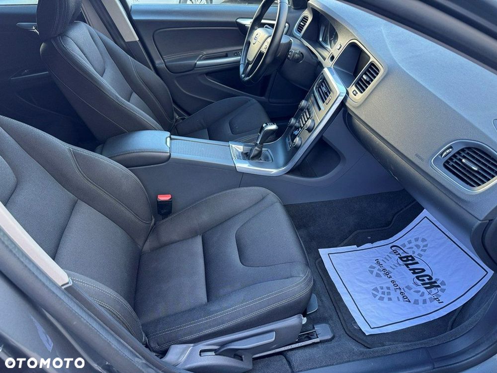 Volvo V60 Cross Country - 13