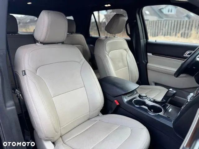 Ford Explorer - 13