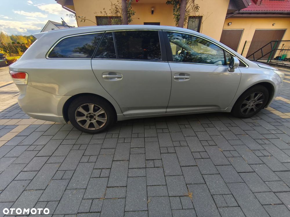 Toyota Avensis 1.8 Sol - 3