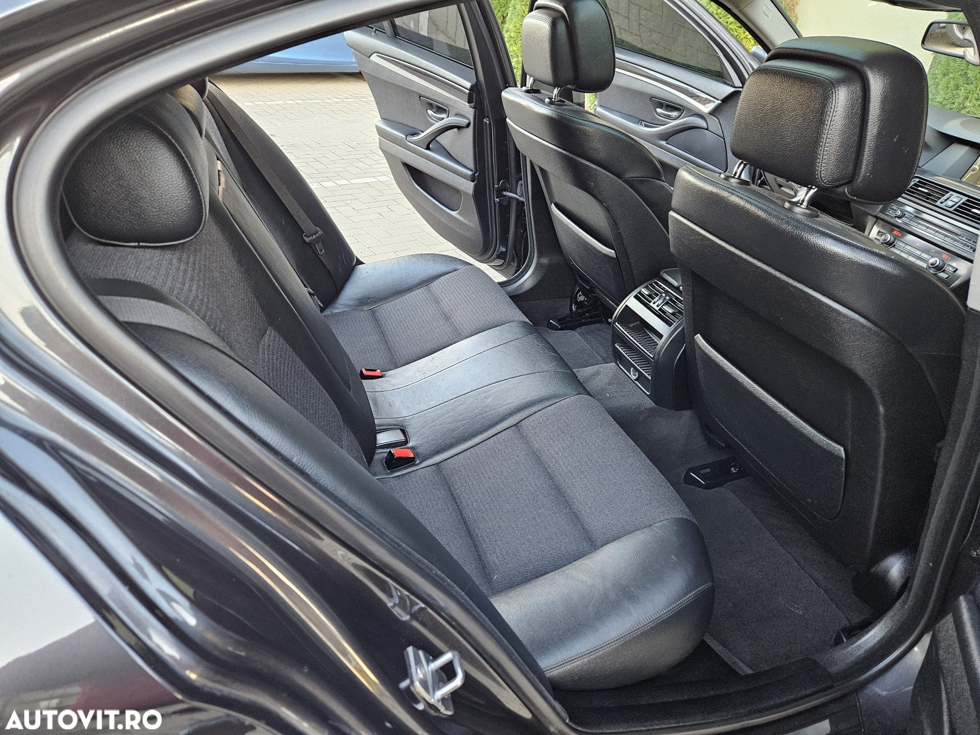 BMW Seria 5 520d Touring - 6