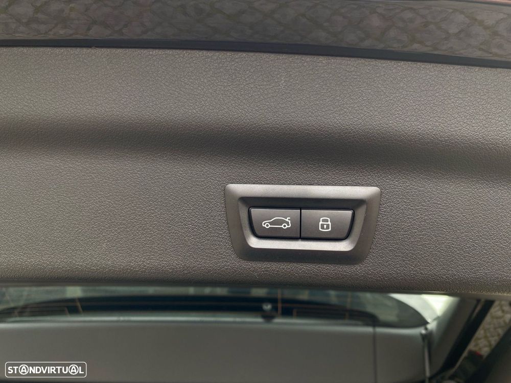 BMW X1 sDrive18d xLine - 17