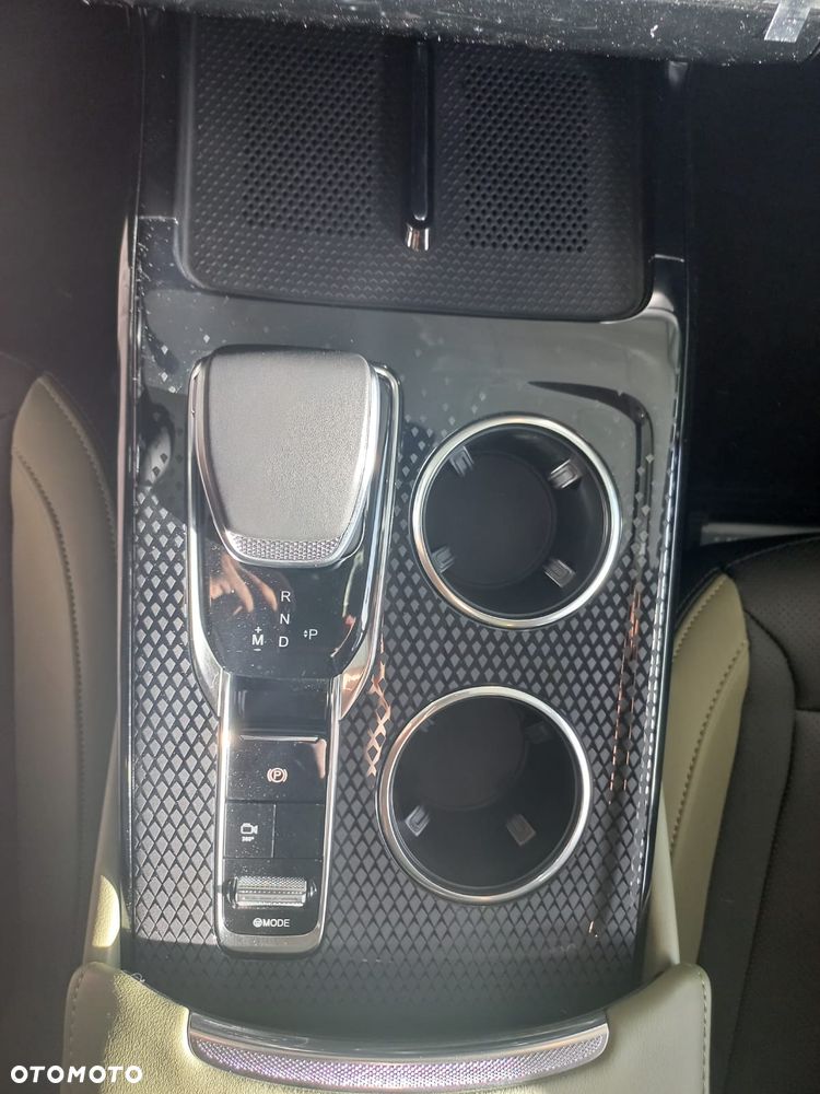 Hongqi HS3 1.5T FWD - 12