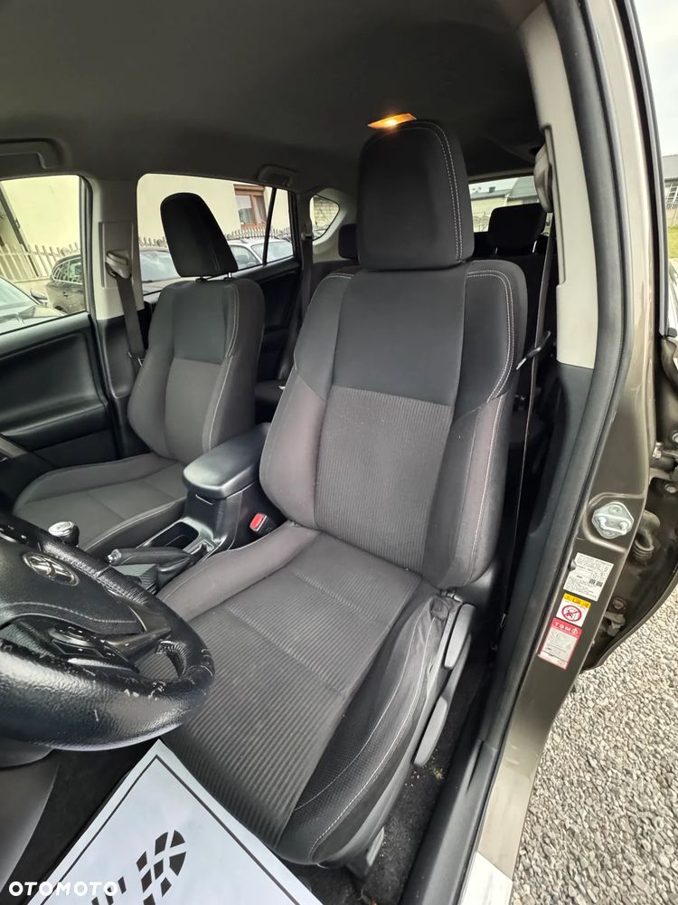 Toyota RAV4 2.0 D-4D Premium - 14