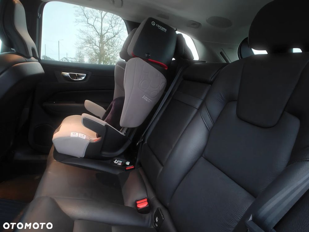 Volvo XC 60 T8 AWD Recharge Geartronic Inscription Expression - 7