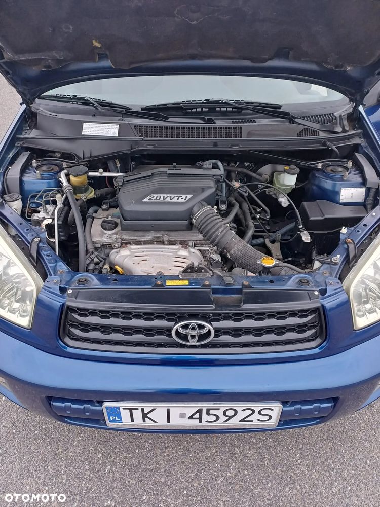 Toyota RAV4 2.0 VVT-i 4x4 - 19