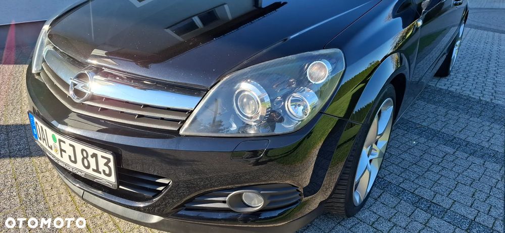 Opel Astra III GTC 2.0 T Sport - 2