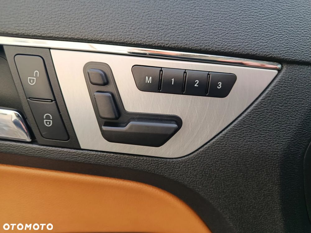 Mercedes-Benz Klasa E - 24