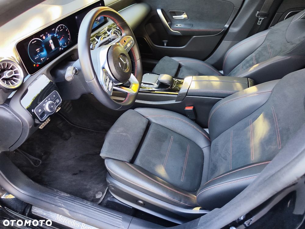 Mercedes-Benz CLA 250 7G-DCT AMG Line - 9