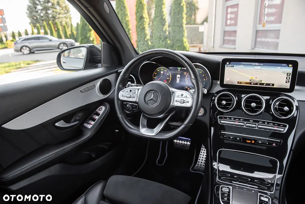 Mercedes-Benz GLC 300 de 4Matic 9G-TRONIC AMG Line - 33