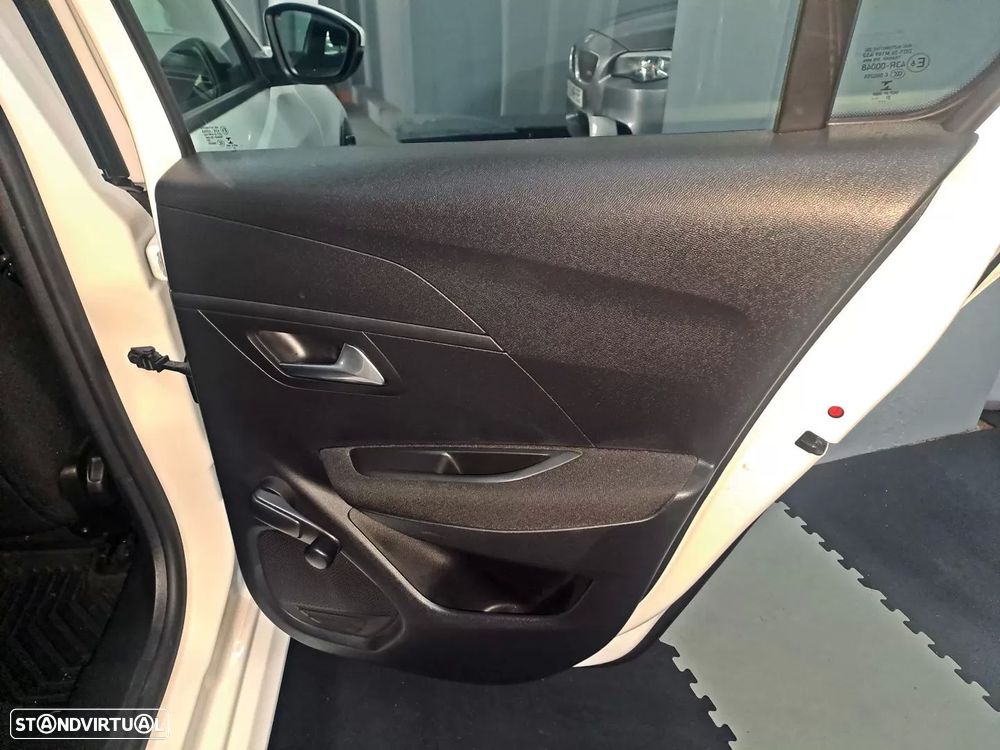 Peugeot e-208 Active - 20