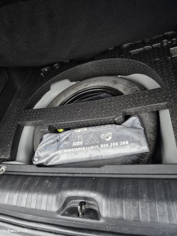 Peugeot 2008 1.2 PureTech Allure - 15