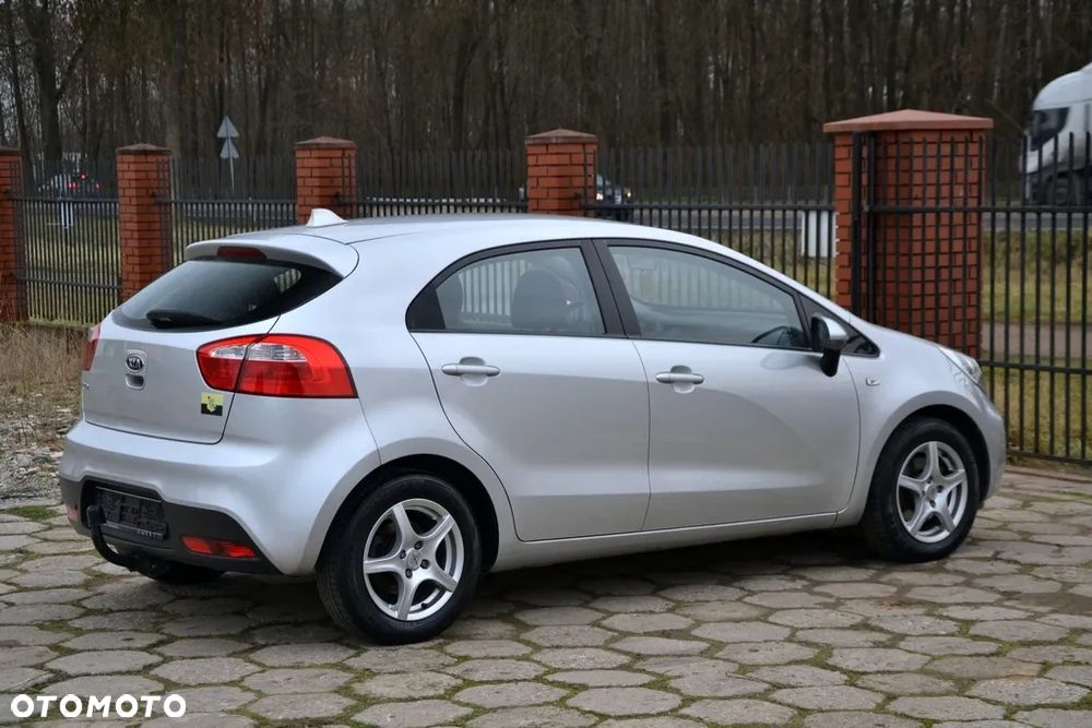 Kia Rio 1.4 Spirit - 11