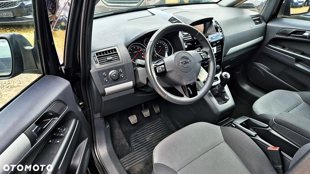 Opel Zafira 1.8 Cosmo EU5 - 27