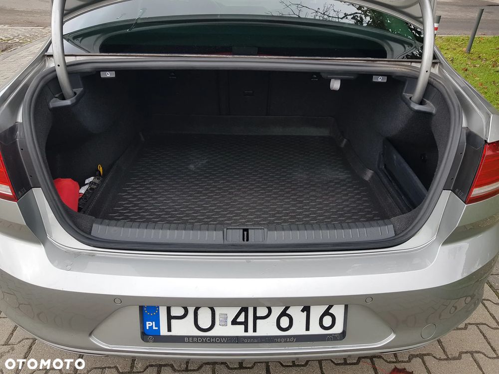Volkswagen Passat 1.8 TSI BMT Comfortline DSG - 27