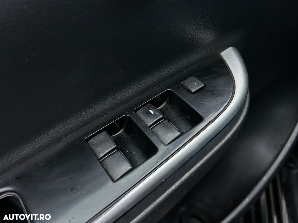 Mitsubishi L200 Double Cab 2.2 DI-D M/T Instyle - 29