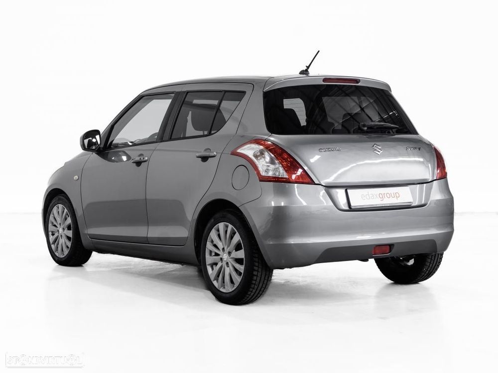 Suzuki Swift - 4