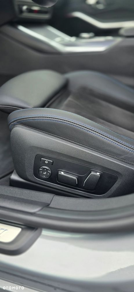 BMW Seria 3 320d Touring xDrive M Sport - 38