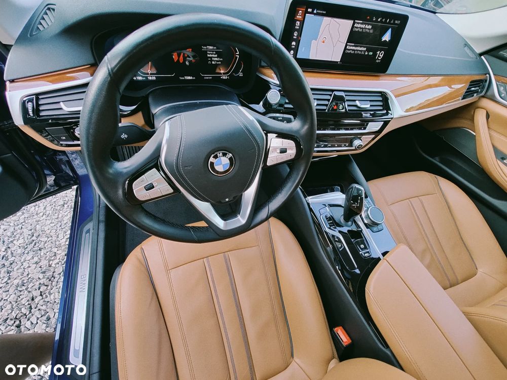 BMW Seria 5 540d xDrive mHEV - 9