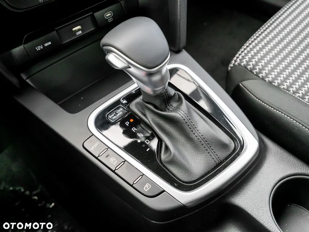 Kia XCeed 1.5 T-GDI M DCT - 24