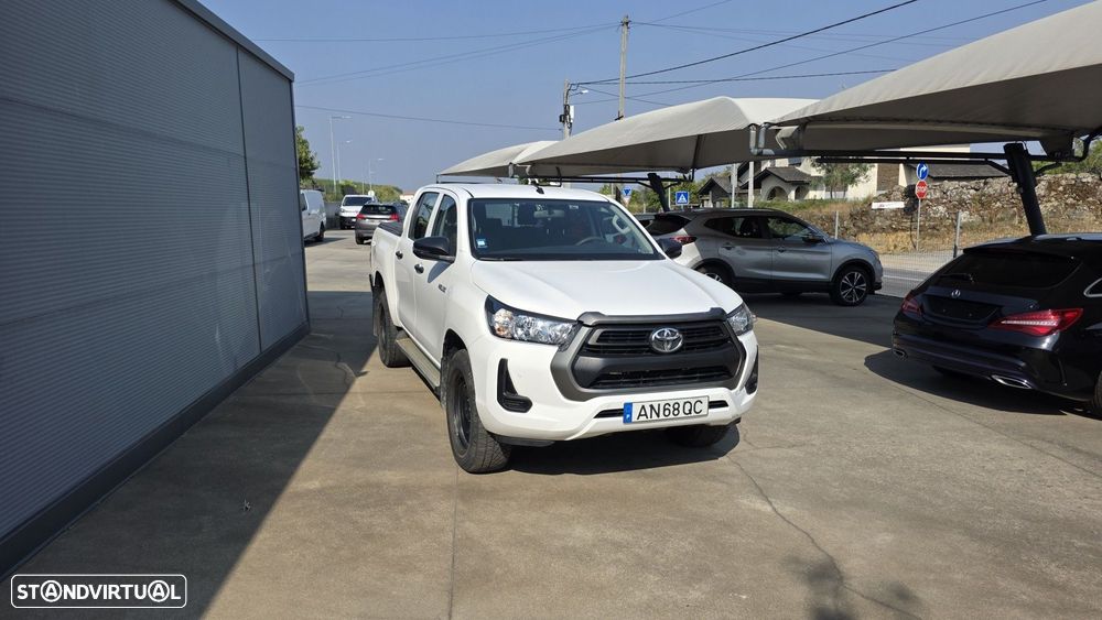 Toyota Hilux 2.4 D-4D 4WD CD CM - 3