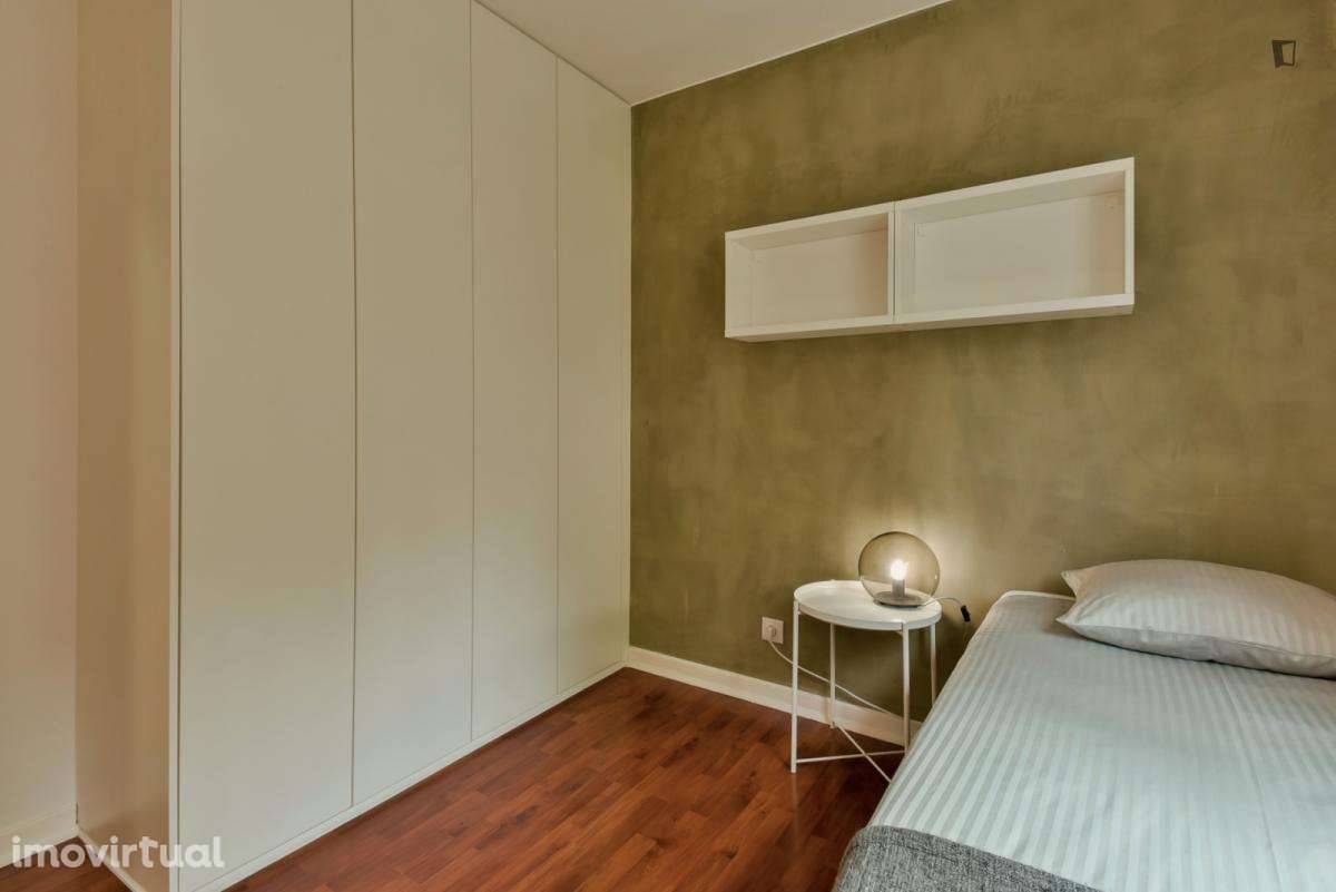 Quarto - localizado em Oeiras Lisbon - Grande imagem: 3/28