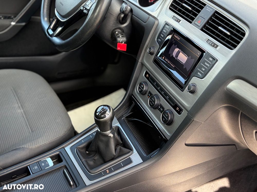 Volkswagen Golf 1.6 TDI BlueMotion Technology Comfortline - 14