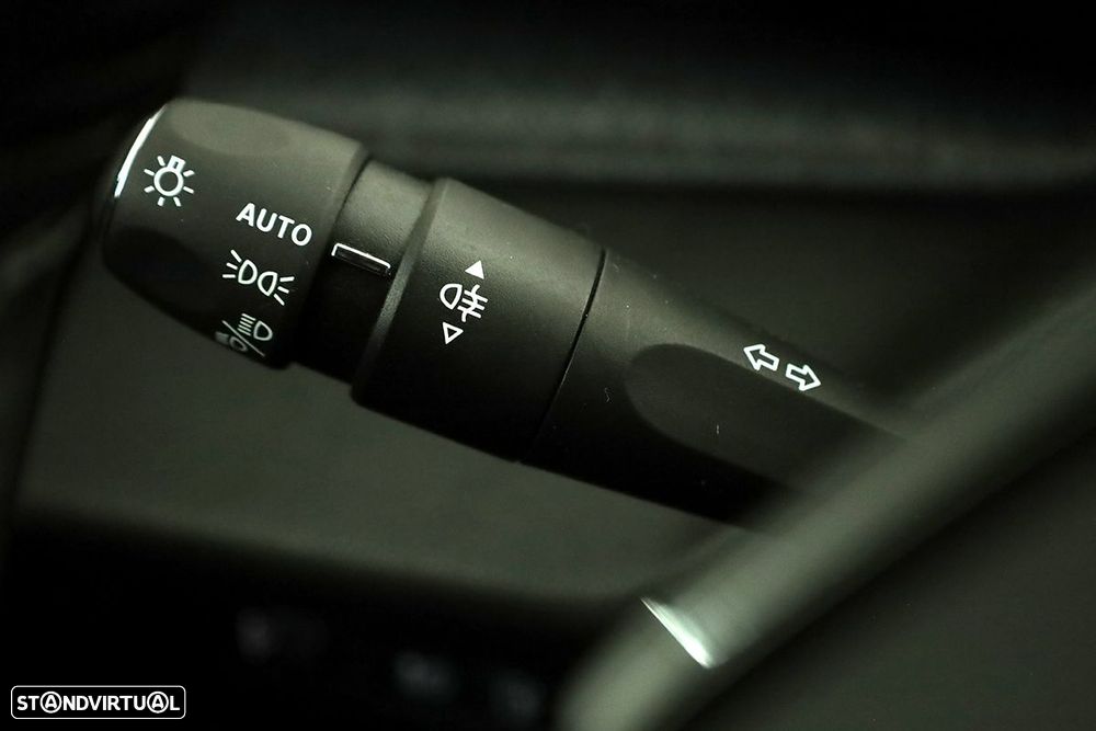 Peugeot 408 1.6 Hybrid Allure e-EAT8 - 17