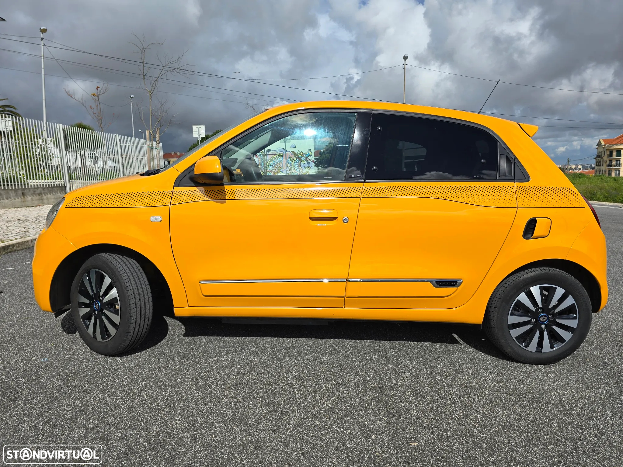 Renault Twingo Z.E. 22 Intens - 2