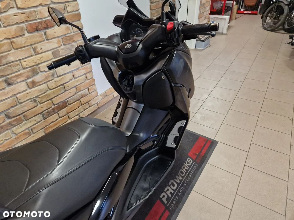 Yamaha X-max - 17
