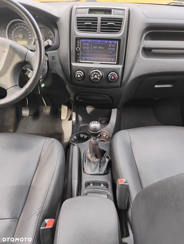 Kia Sportage 2.0 LX - 25