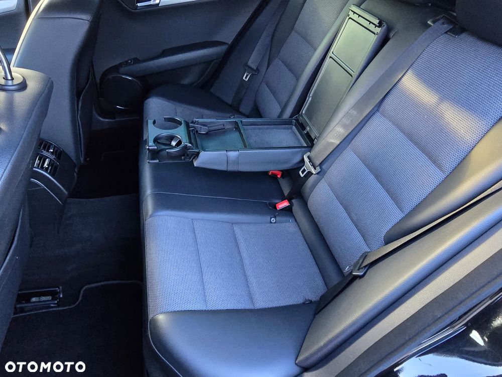 Mercedes-Benz Klasa C 180 BlueEFFICIENCY Avantgarde - 25