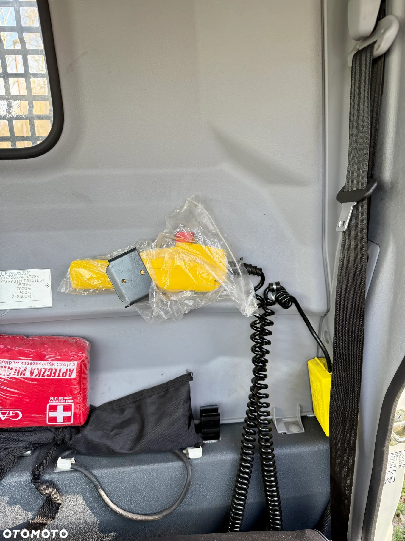 Mitsubishi CANTER - 14
