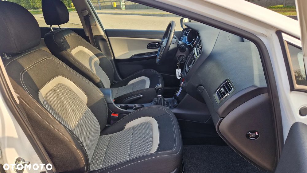 Kia Ceed 1.6 CRDi 128 Dream Team Edition - 10