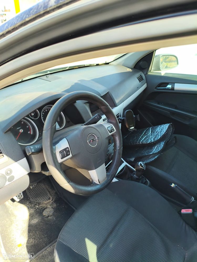 Opel Astra 2006 photo 3