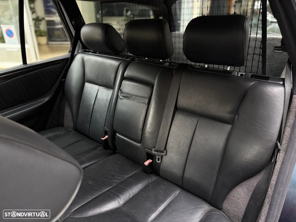 Mercedes-Benz E 300 TD Classic - 17