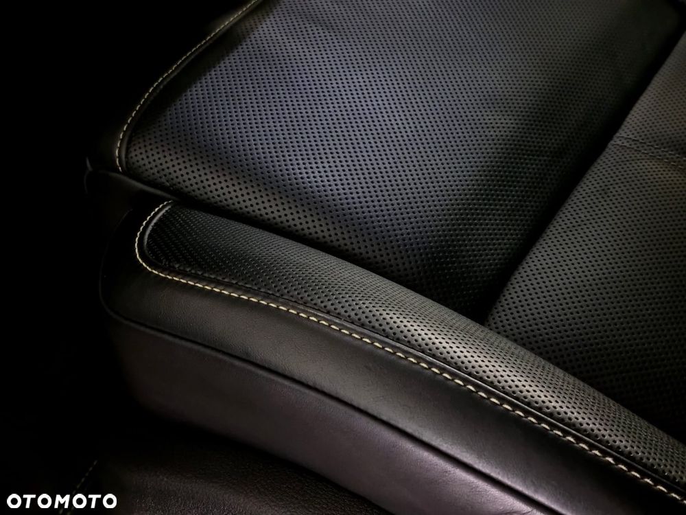 Porsche Cayenne - 25