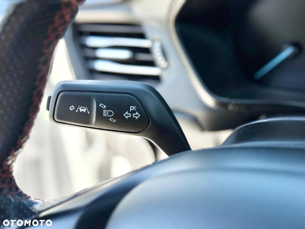 Ford Focus 1.5 EcoBlue Start-Stopp-System ST-LINE X - 22