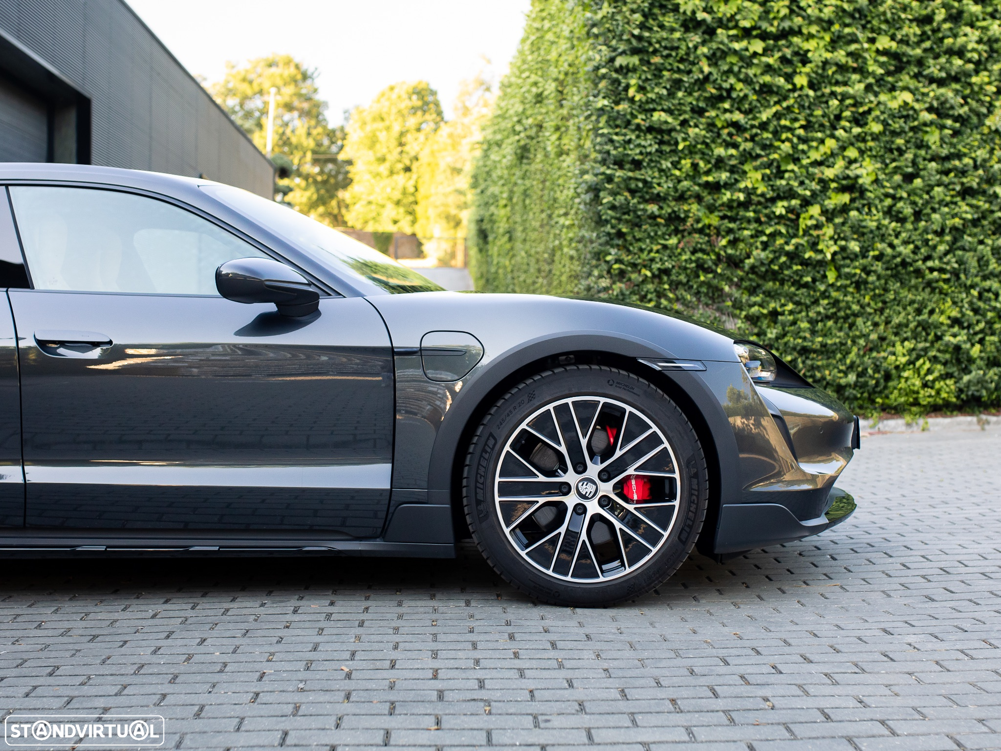Porsche Taycan Cross Turismo 4S - 6