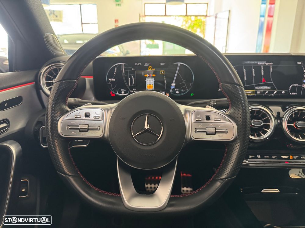 Mercedes-Benz A 250 e AMG Line - 13