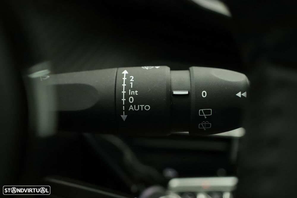 Peugeot 208 1.2 PureTech Allure - 19