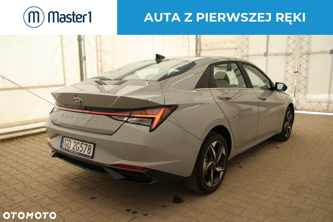 Hyundai Elantra 1.6 Executive - 4