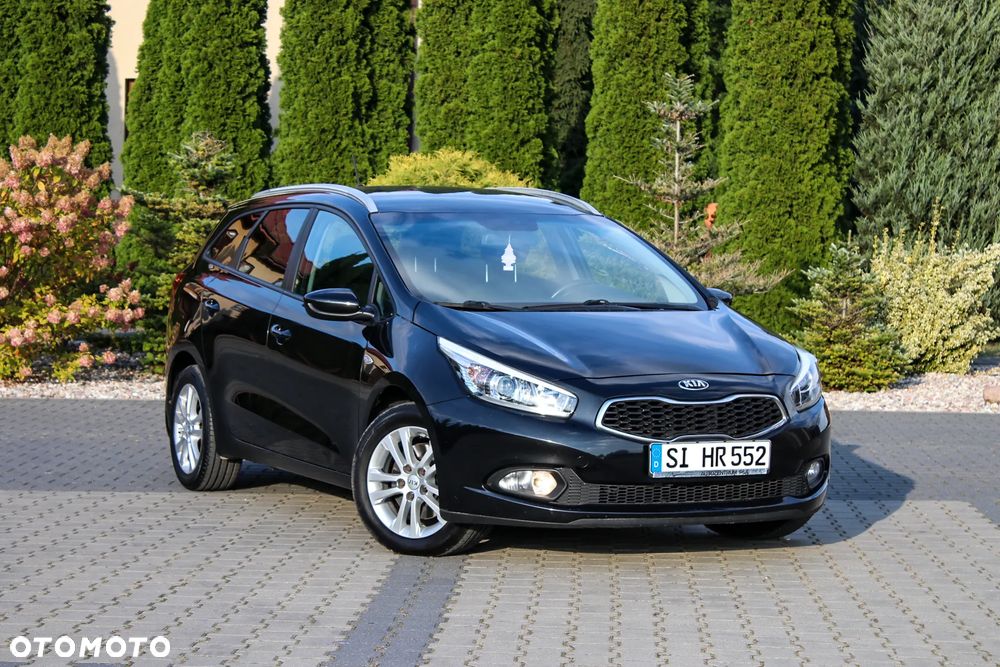 Kia Ceed 1.6 CRDi 128 ISG SW Vision - 12